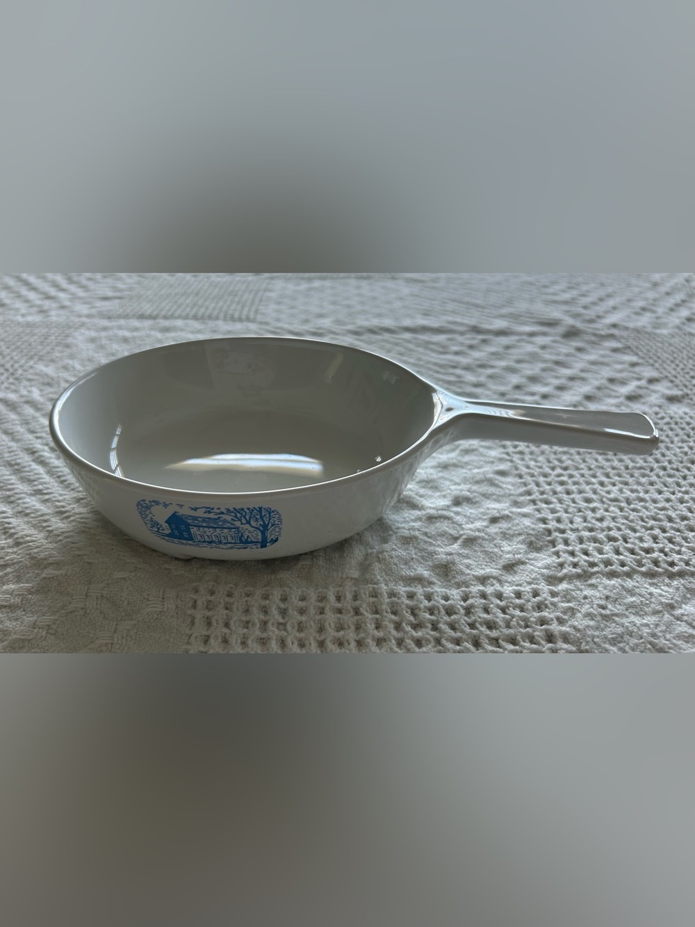 Corningware white skillet/browning skillet farmhouse